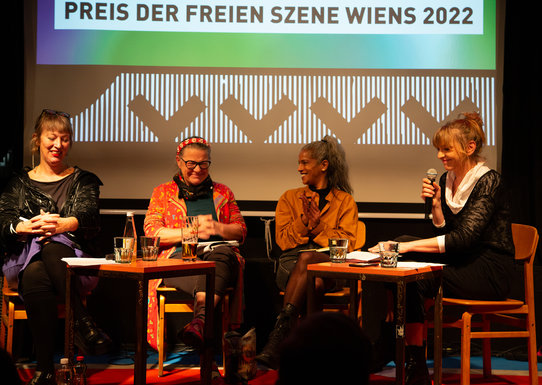 Foto: Iklim Doğan Die Diskussionsteilnehmer*innen am Podium: Susi Rogenhofer (IG Kultur Wien), Ulli Fuchs (Labor Alltagskultur (und Gründungsmitglied der IG Kultur Wien), Sheri Avraham (IG Bildende Kunst), Ivana Pilić